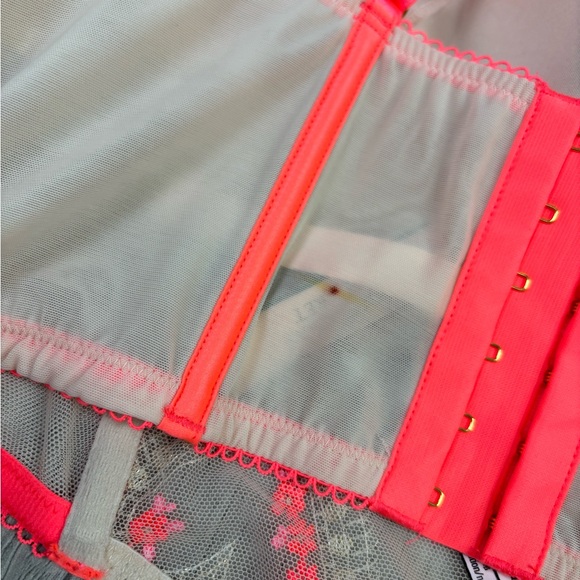 NWT Victoria Secret Dream Angels Bra Corset Size 36D - Picture 4 of 4